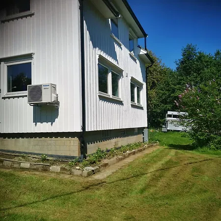 Nyaraló Utleiebolig Fannrem